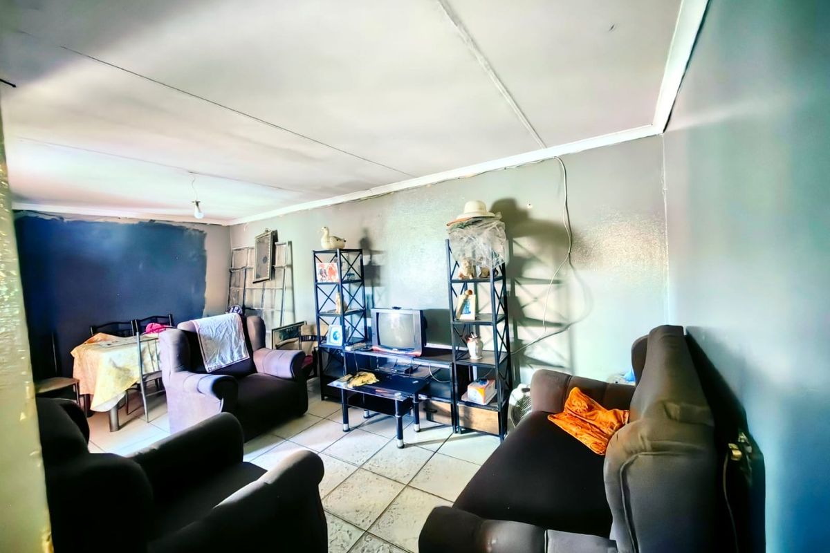 House for SALE - Photo 2