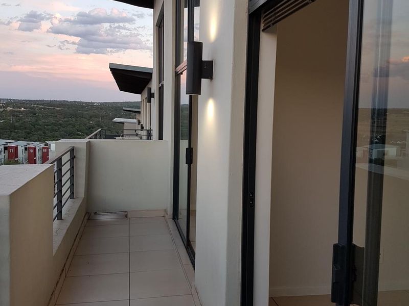 Modern apartment in secure estate! - Photo 5