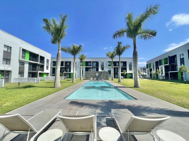Neat apartment in secure estate - Photo 3