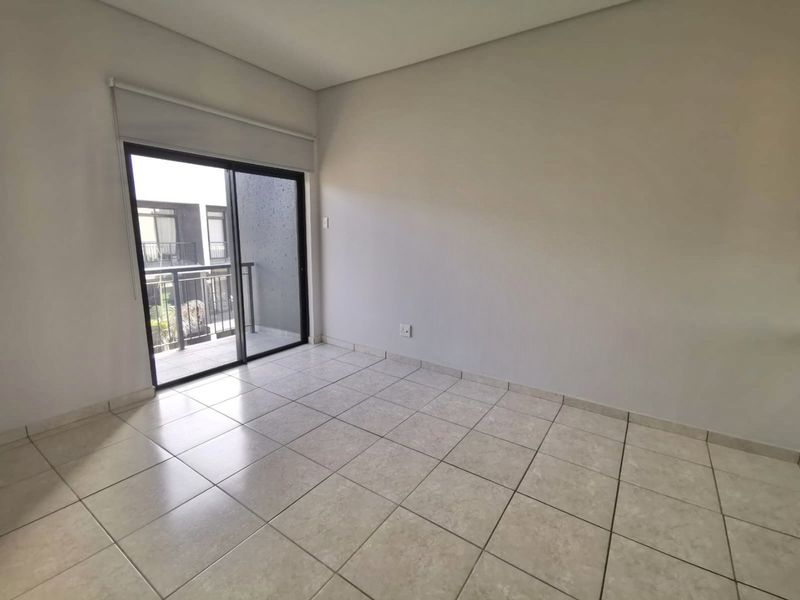Neat apartment in secure estate - Photo 4
