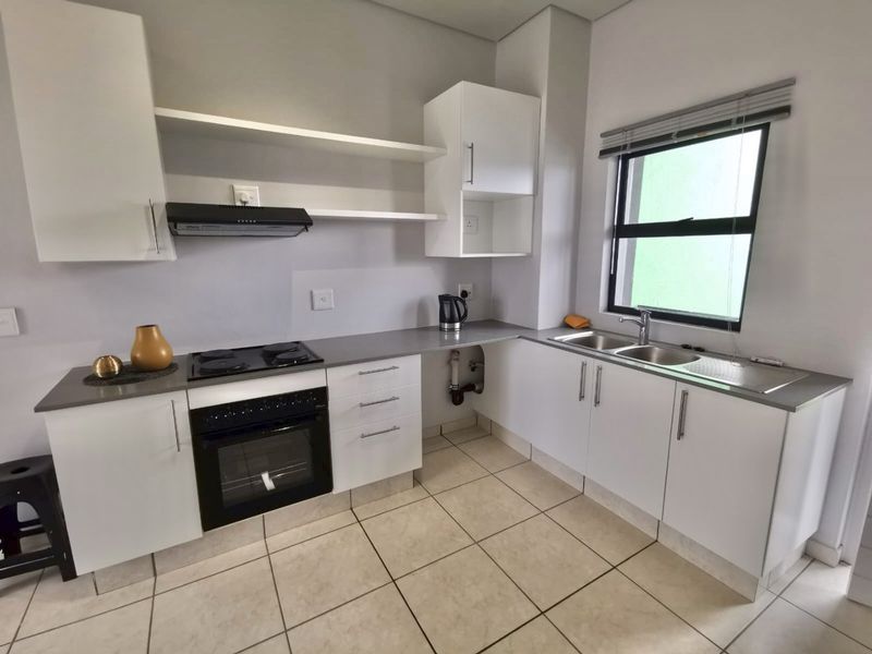 Neat apartment in secure estate - Photo 8