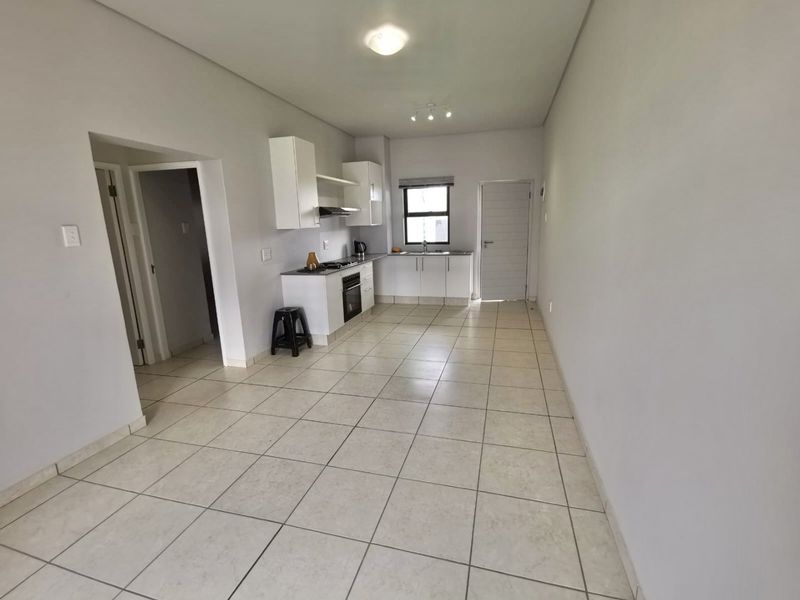 Neat apartment in secure estate - Photo 6
