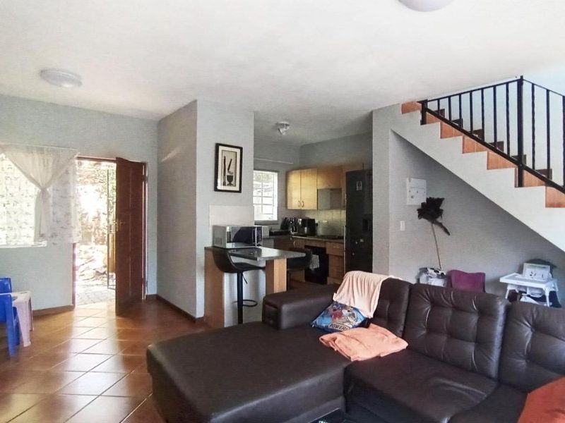 Two bedroom duplex in a popular complex in La Montagne - Photo 5