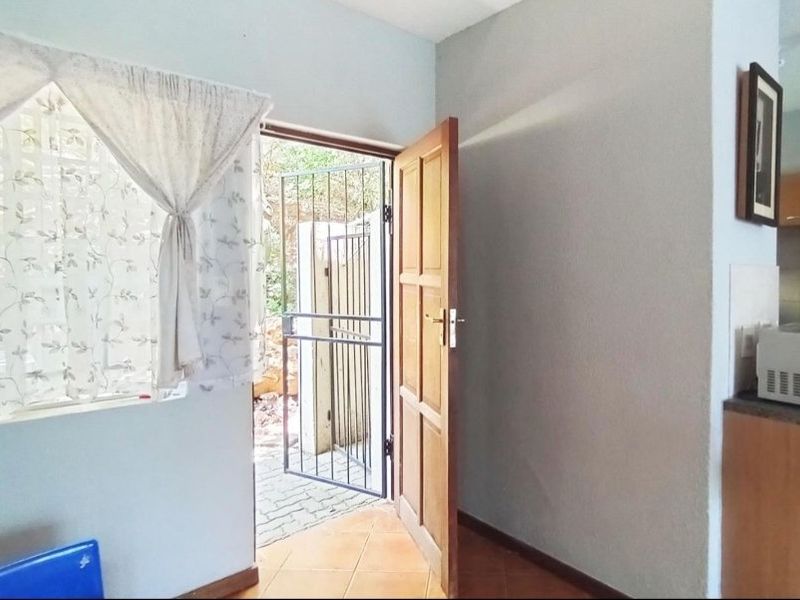 Two bedroom duplex in a popular complex in La Montagne - Photo 9