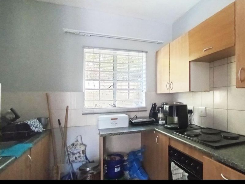 Two bedroom duplex in a popular complex in La Montagne - Photo 7
