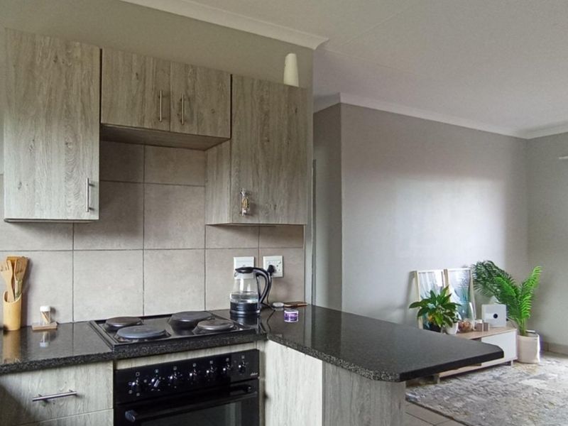 Offers welcome on this modern 2 bedroom apartment in La Montagne - Photo 5