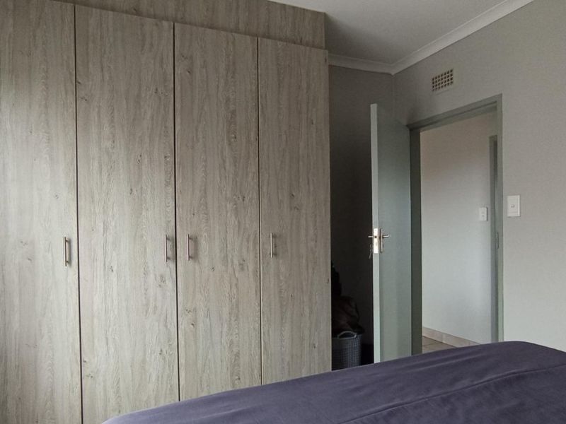 Offers welcome on this modern 2 bedroom apartment in La Montagne - Photo 8
