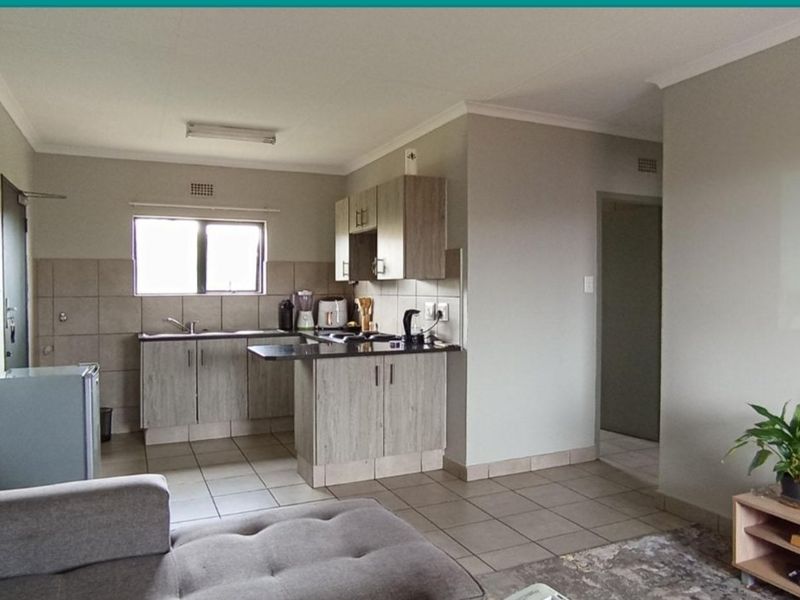 Offers welcome on this modern 2 bedroom apartment in La Montagne - Photo 4