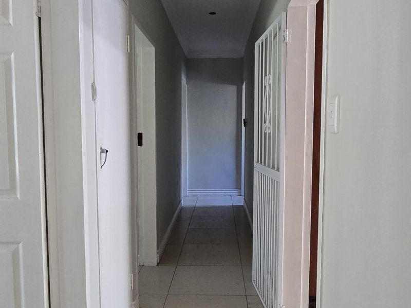 4 Bed House in Garsfontein for Sale - Photo 10