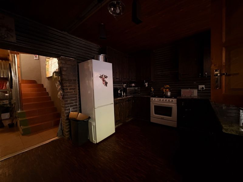 Spacious Double-Storey Home with Pool in Elandia – Room for the Whole Family - Photo 10