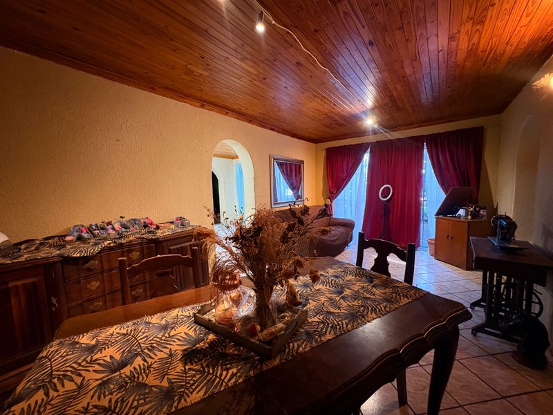 Spacious Double-Storey Home with Pool in Elandia – Room for the Whole Family - Photo 6