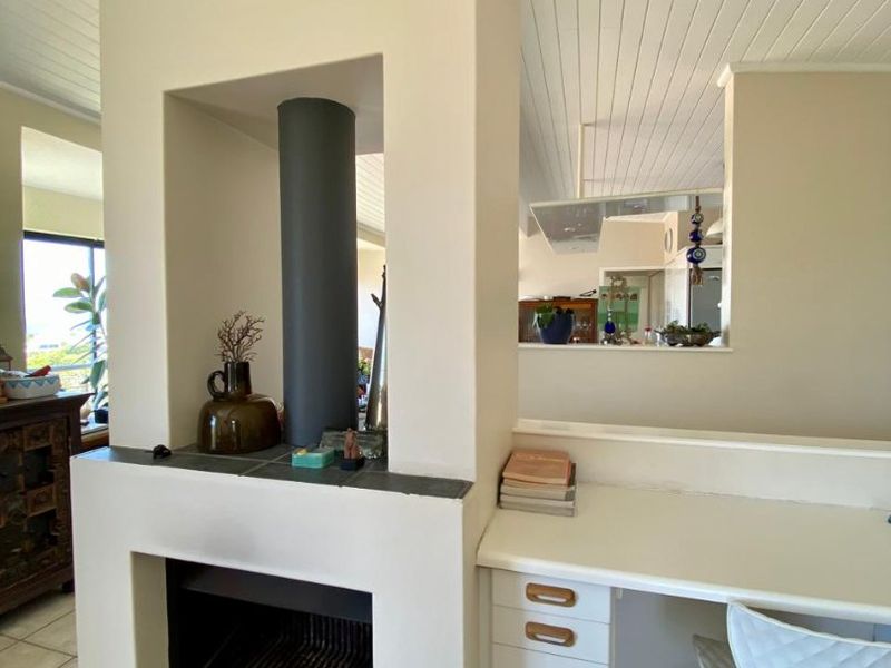 Magnificent House Spectacular Views in The Heart of Hermanus with Income Earning Opportunities  - Photo 8