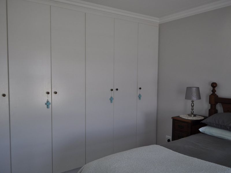 Secure, Effortless Living Meets Off-Grid Freedom in Relaxed Jeffreys Bay - Photo 10