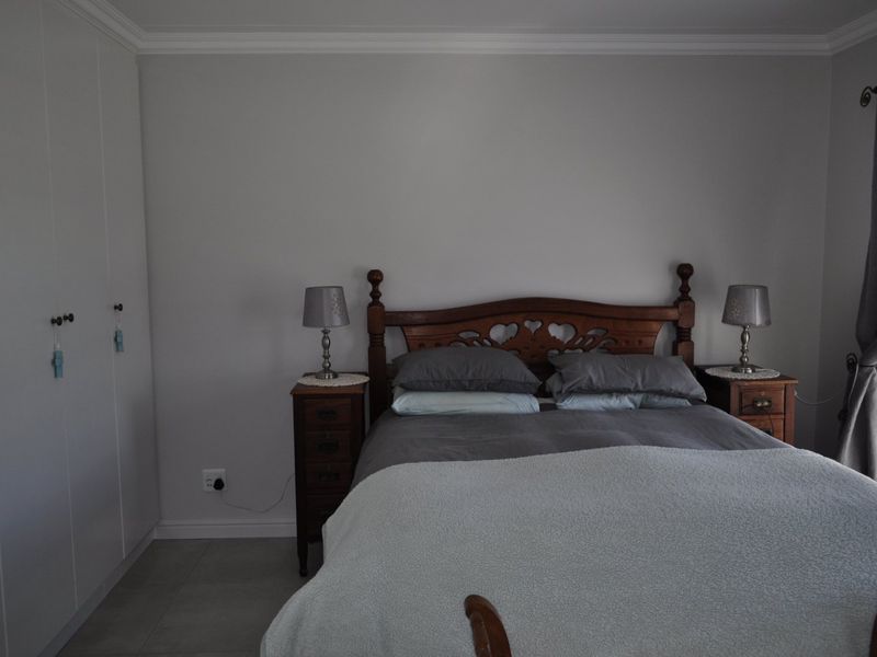 Secure, Effortless Living Meets Off-Grid Freedom in Relaxed Jeffreys Bay - Photo 9