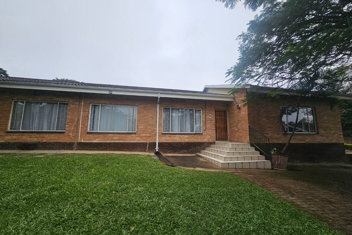 A Wonderful Opportunity For  Doer Up, Prime Lication, Family Entertainment Home - Photo 2