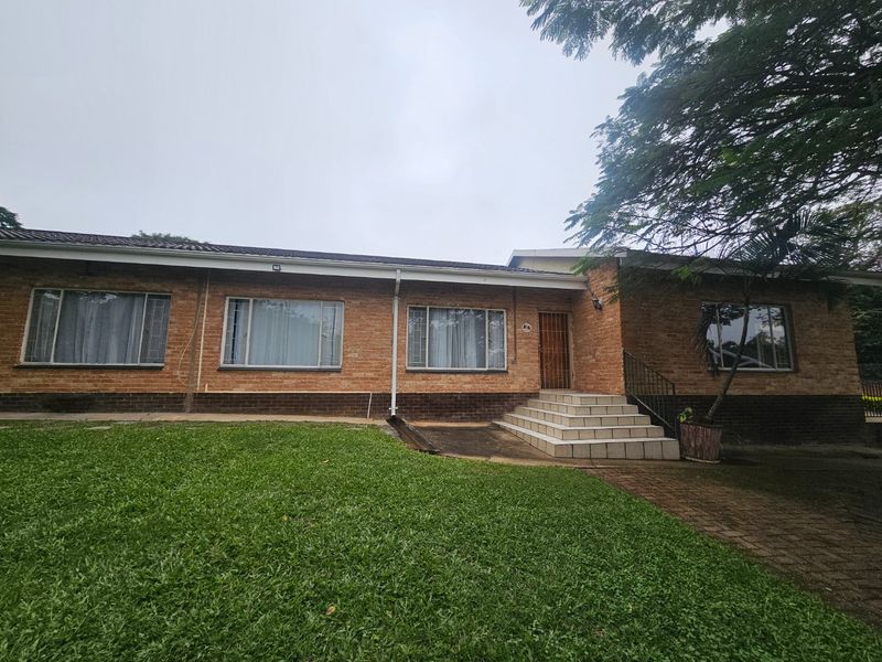 A Wonderful Opportunity For  Doer Up, Prime Lication, Family Entertainment Home - Photo 2