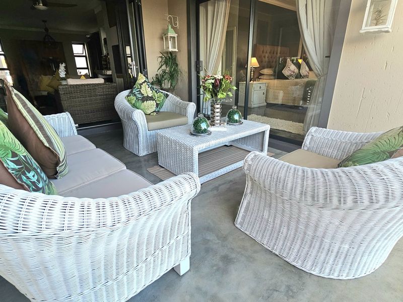 Le Grand Estate : Where Panoramic Vistas Meet Luxe Living - Photo 9