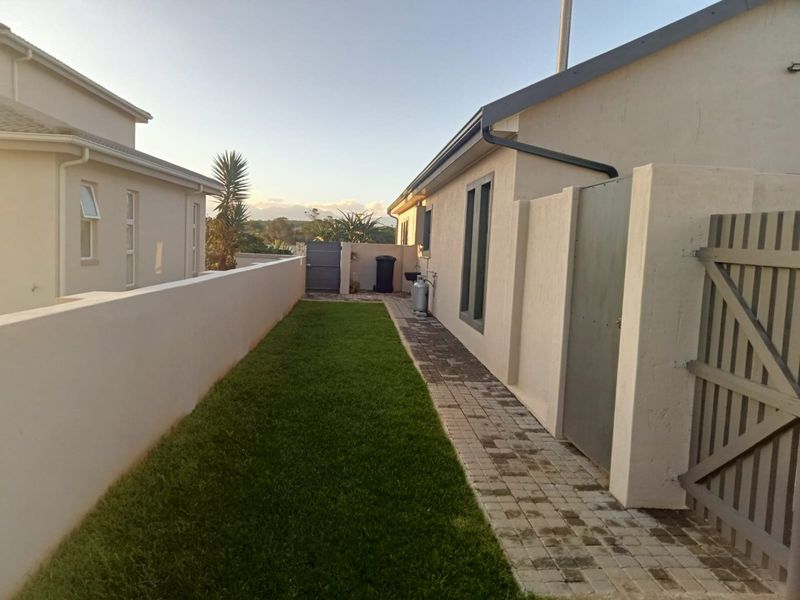 Le Grand Estate : Where Panoramic Vistas Meet Luxe Living - Photo 7
