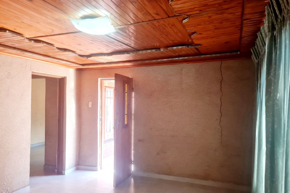 Charming 3 Bedroom Home in Sharpeville for Rent - Photo 4