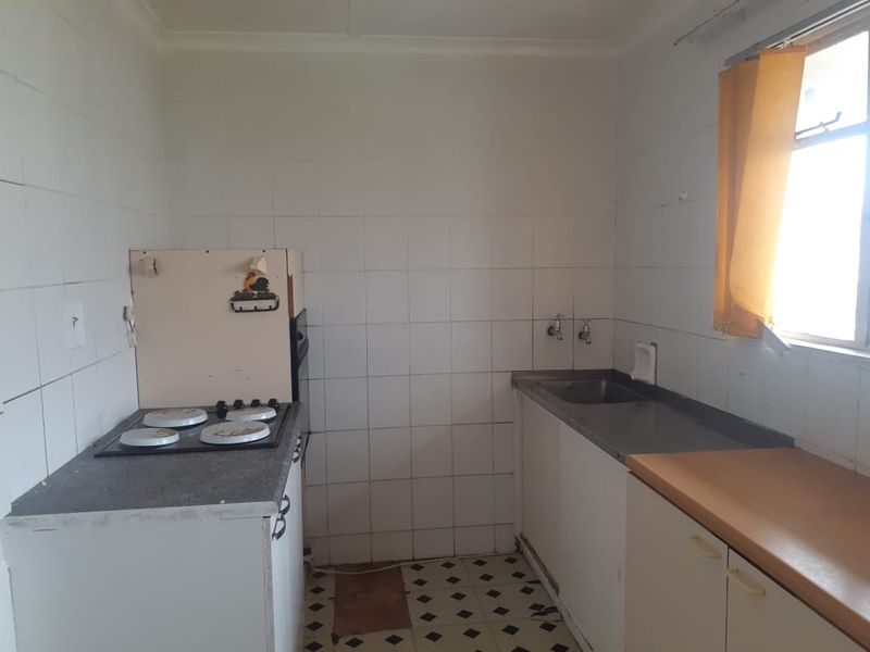 3 bedroom apartment for sale in Algoa Park - Photo 2
