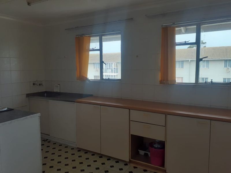 3 bedroom apartment for sale in Algoa Park - Photo 4