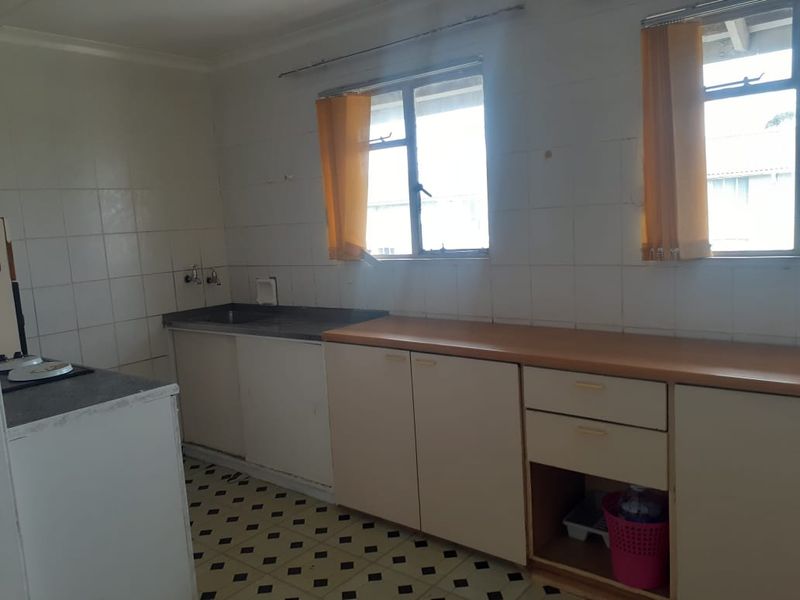 3 bedroom apartment for sale in Algoa Park - Photo 3