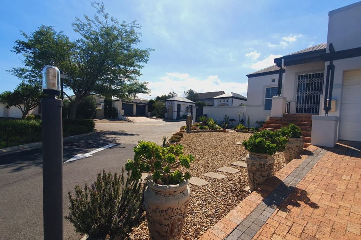 Family Home in Fernwood Security Estate - Photo 4