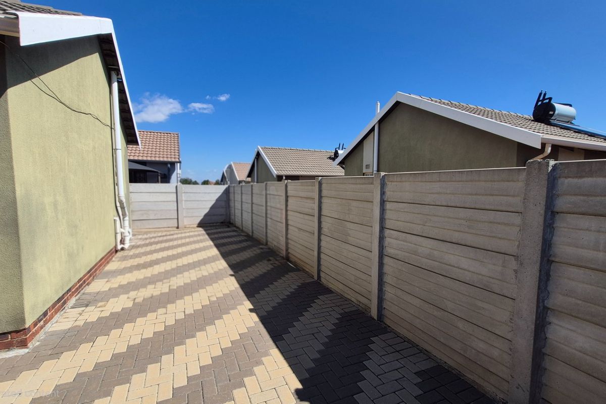 Secure Alberton Home in Sky City Living - Photo 4