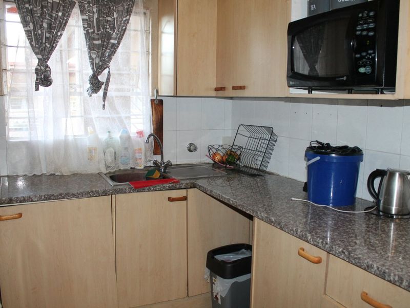 Neat & Secure 1 Bedroom Flat – Perfect Lock-Up-and-Go! - Photo 4