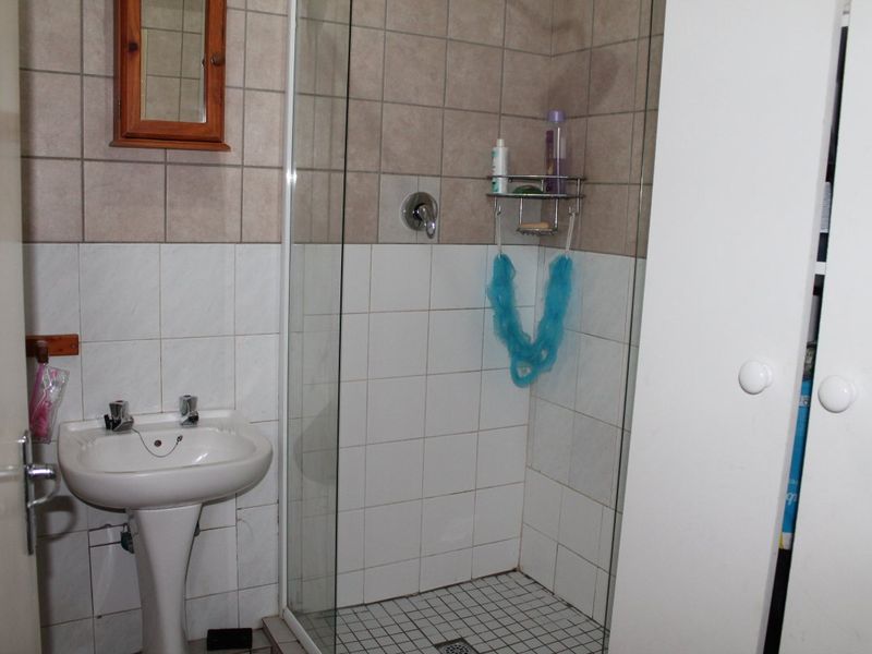 Neat & Secure 1 Bedroom Flat – Perfect Lock-Up-and-Go! - Photo 3