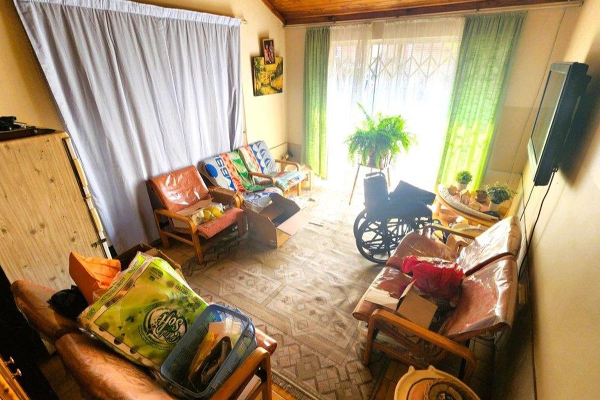 3 Bedroom, 2 Bathroom Home with Granny Flat  - Photo 5