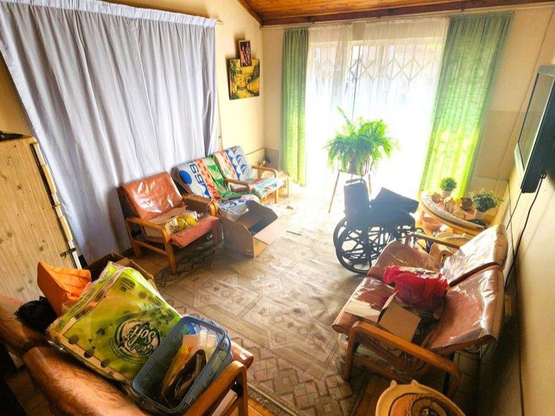 3 Bedroom, 2 Bathroom Home with Granny Flat  - Photo 5