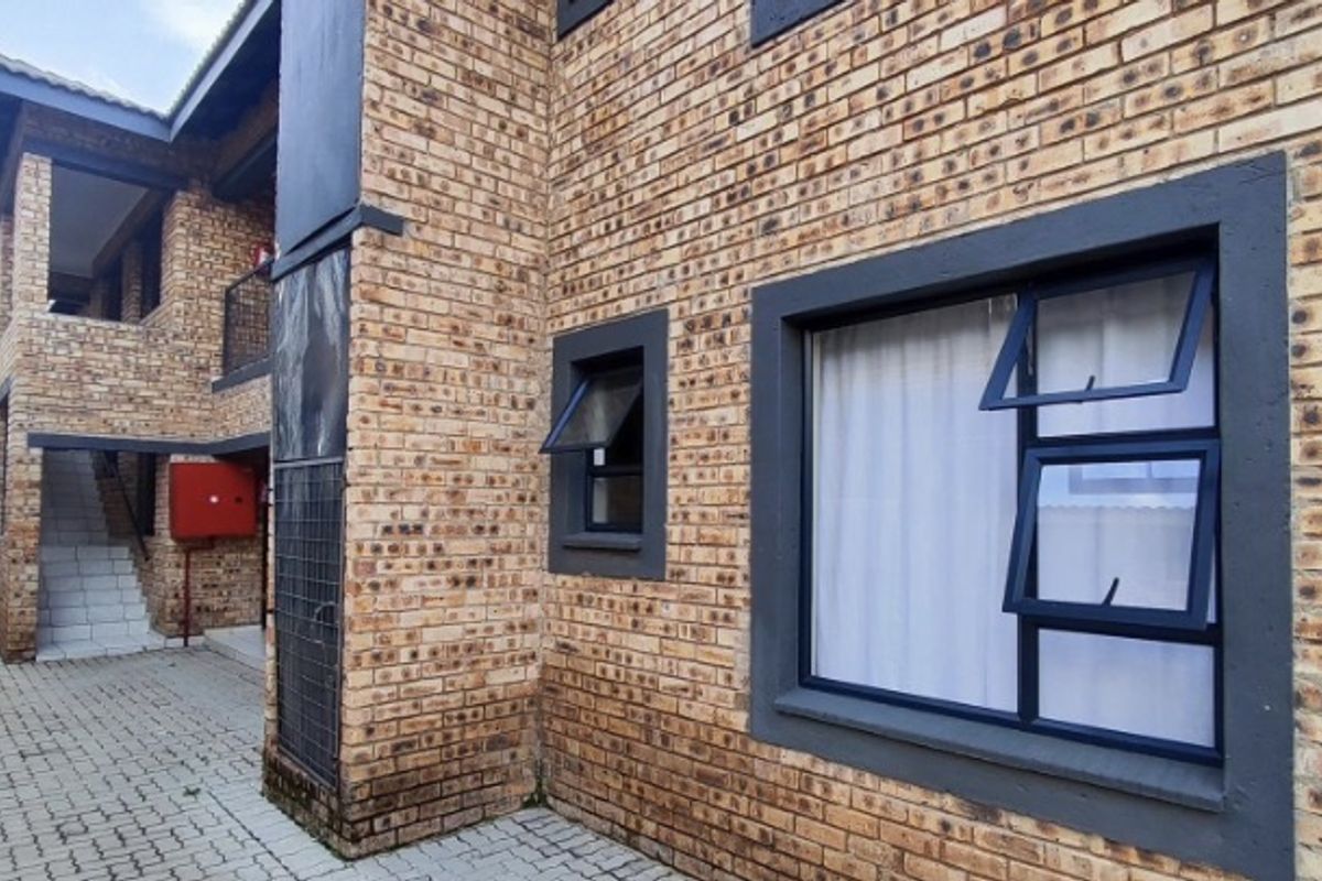 Modern Ground Floor Living in Clover Ridge, Cloverdene - Photo 2