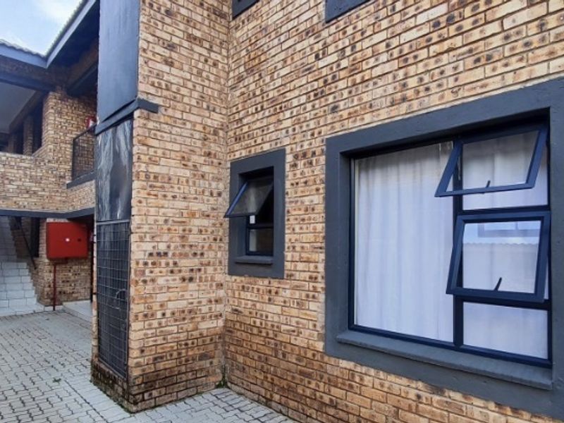 Modern Ground Floor Living in Clover Ridge, Cloverdene - Photo 2