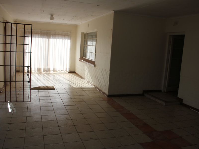 3 Bedroom House - Photo 10