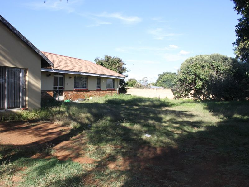 3 Bedroom House - Photo 3