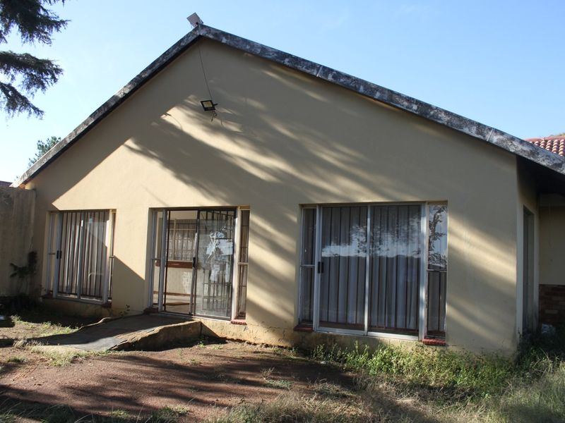 3 Bedroom House - Photo 2