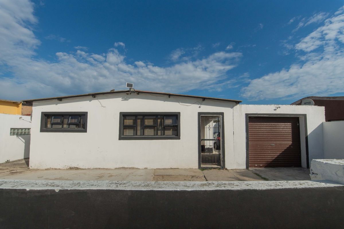 3 bedroom home in Windvogel - Photo 2