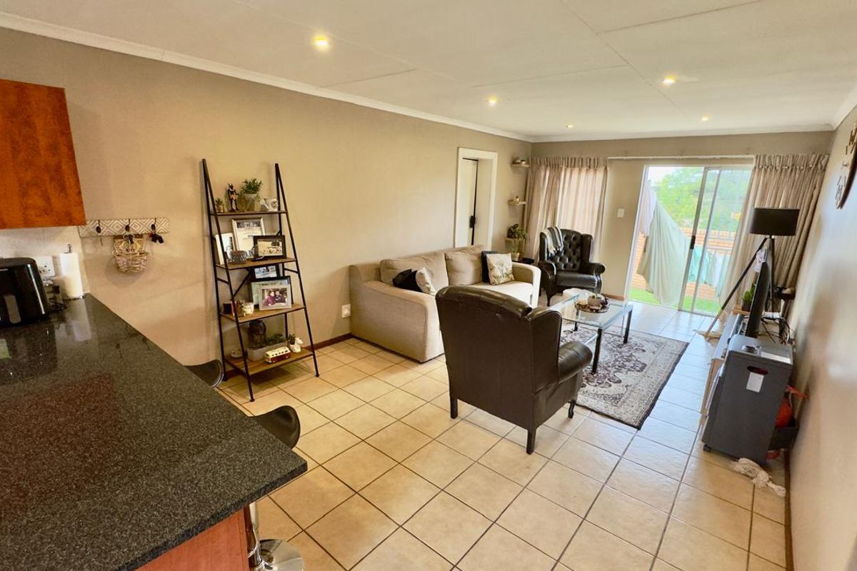 2 Bedroom 1 Bathroom Townhouse - Photo 5