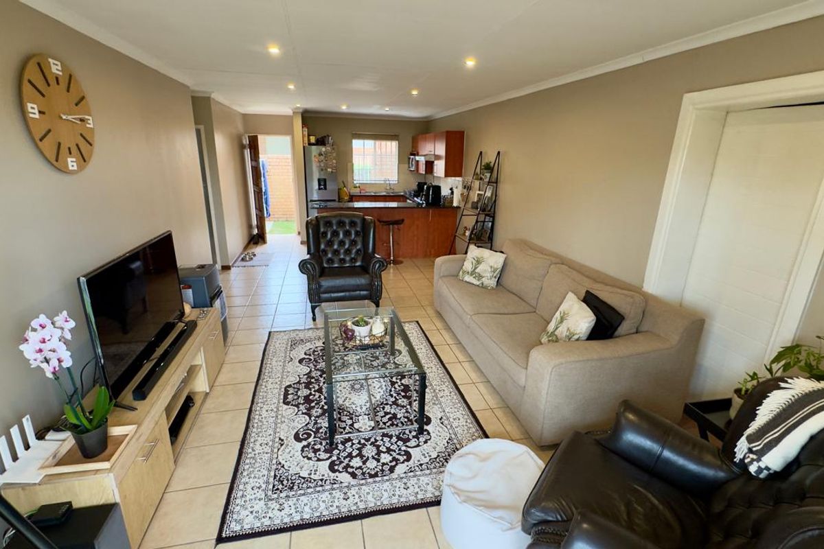 2 Bedroom 1 Bathroom Townhouse - Photo 4