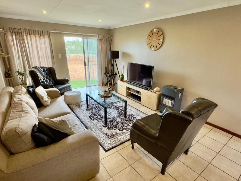 2 Bedroom 1 Bathroom Townhouse - Photo 9