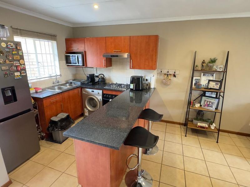 2 Bedroom 1 Bathroom Townhouse - Photo 10