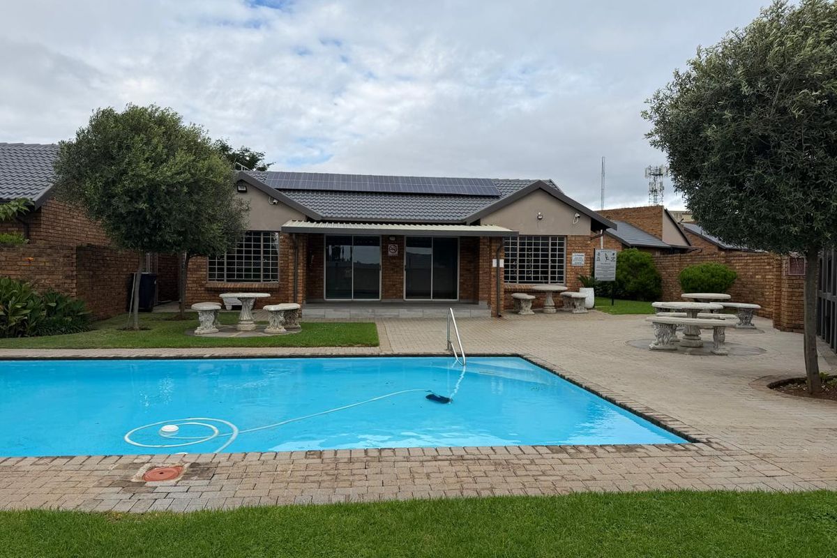2 Bedroom 2 Bathroom Townhouse Rooihuiskraal North - Photo 5
