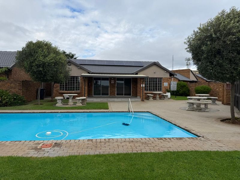 2 Bedroom 2 Bathroom Townhouse Rooihuiskraal North - Photo 5