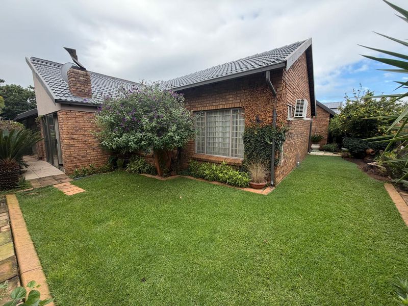 2 Bedroom 2 Bathroom Townhouse Rooihuiskraal North - Photo 4