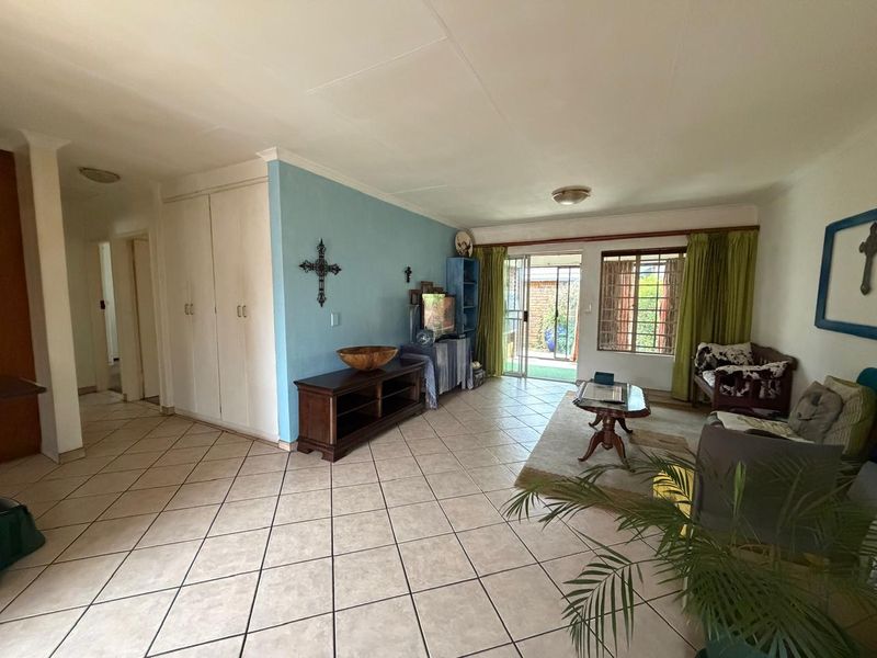 2 Bedroom 2 Bathroom Townhouse Rooihuiskraal North - Photo 10