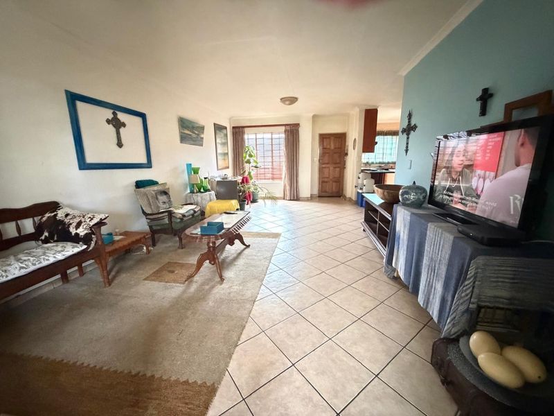 2 Bedroom 2 Bathroom Townhouse Rooihuiskraal North - Photo 7