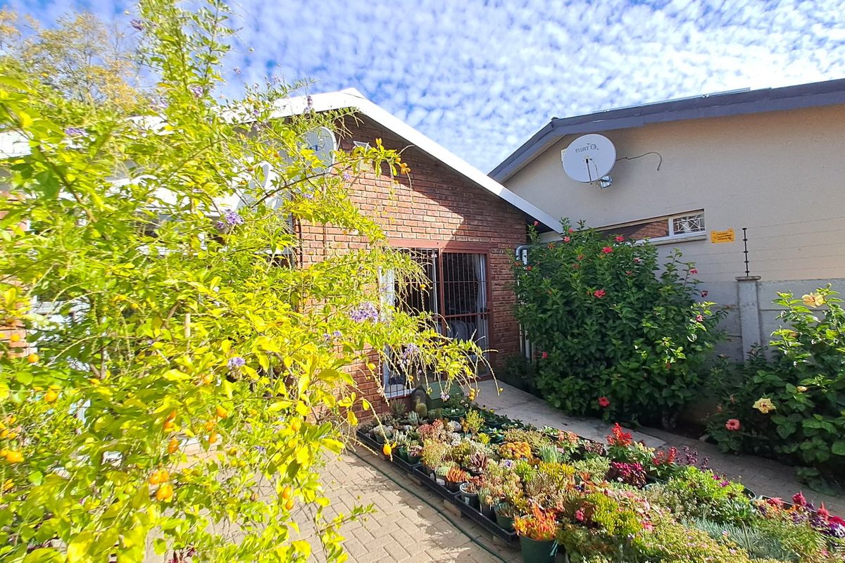 Duet in popular suburb, Bloemfontein - Photo 4