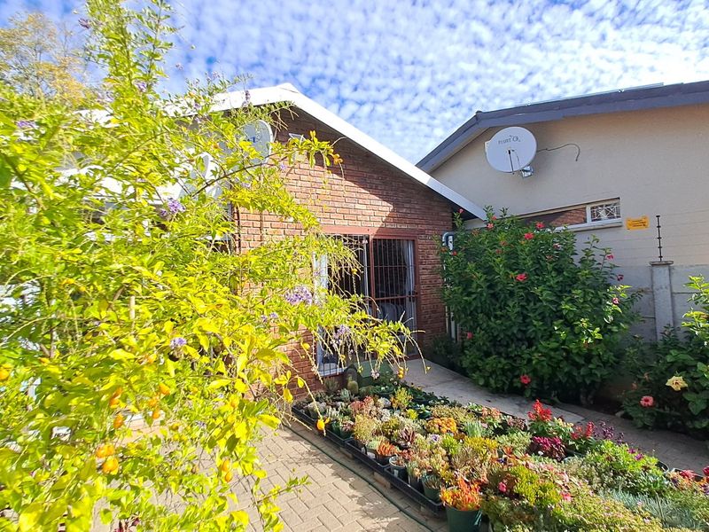 Duet in popular suburb, Bloemfontein - Photo 4