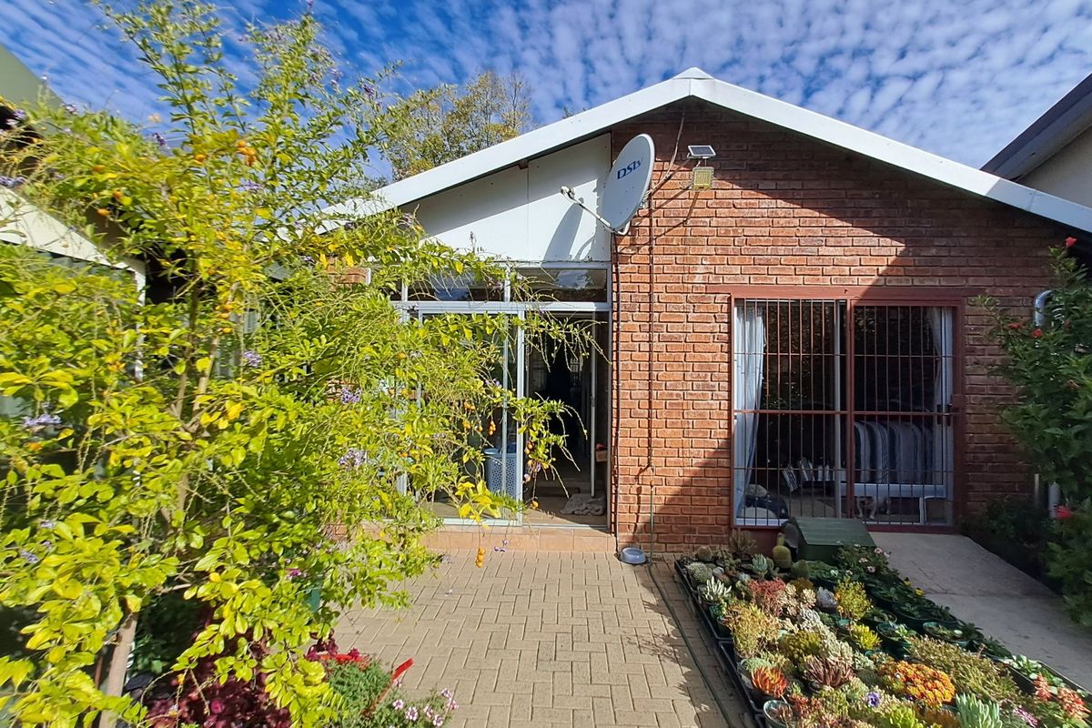 Duet in popular suburb, Bloemfontein - Photo 2